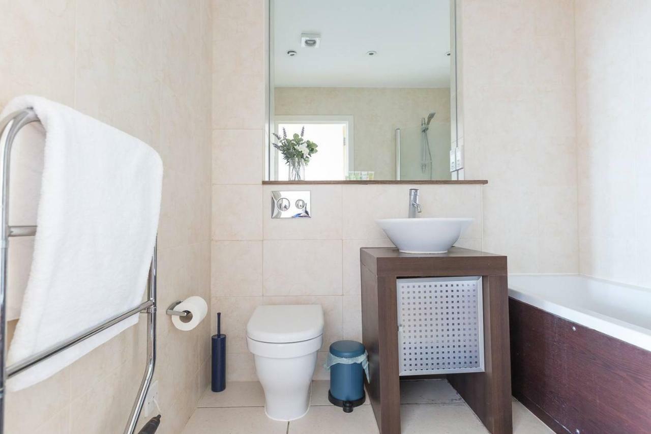 Modern 1 Bedroom Apartment In E1 With Great Views London Ngoại thất bức ảnh